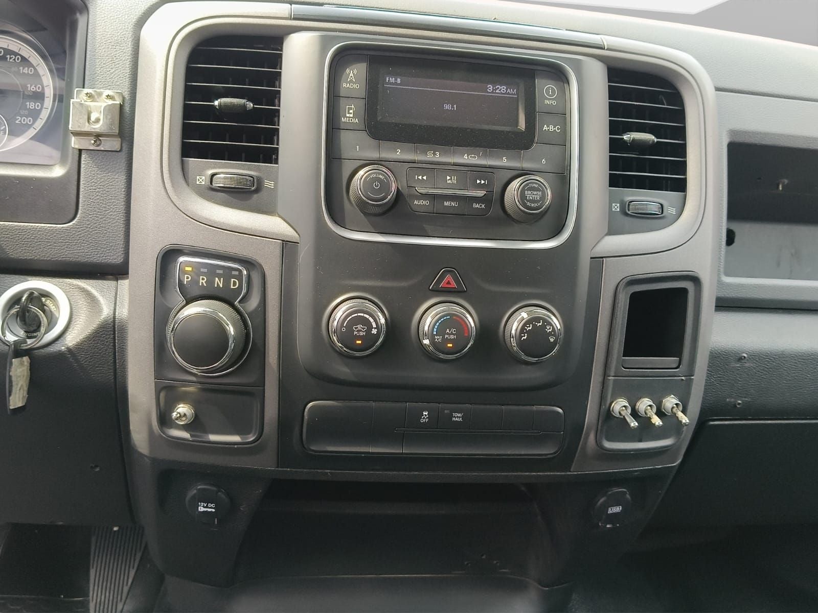 2020 RAM 1500 4 PTS CREW CAB SLT V6 36L TA 4X4