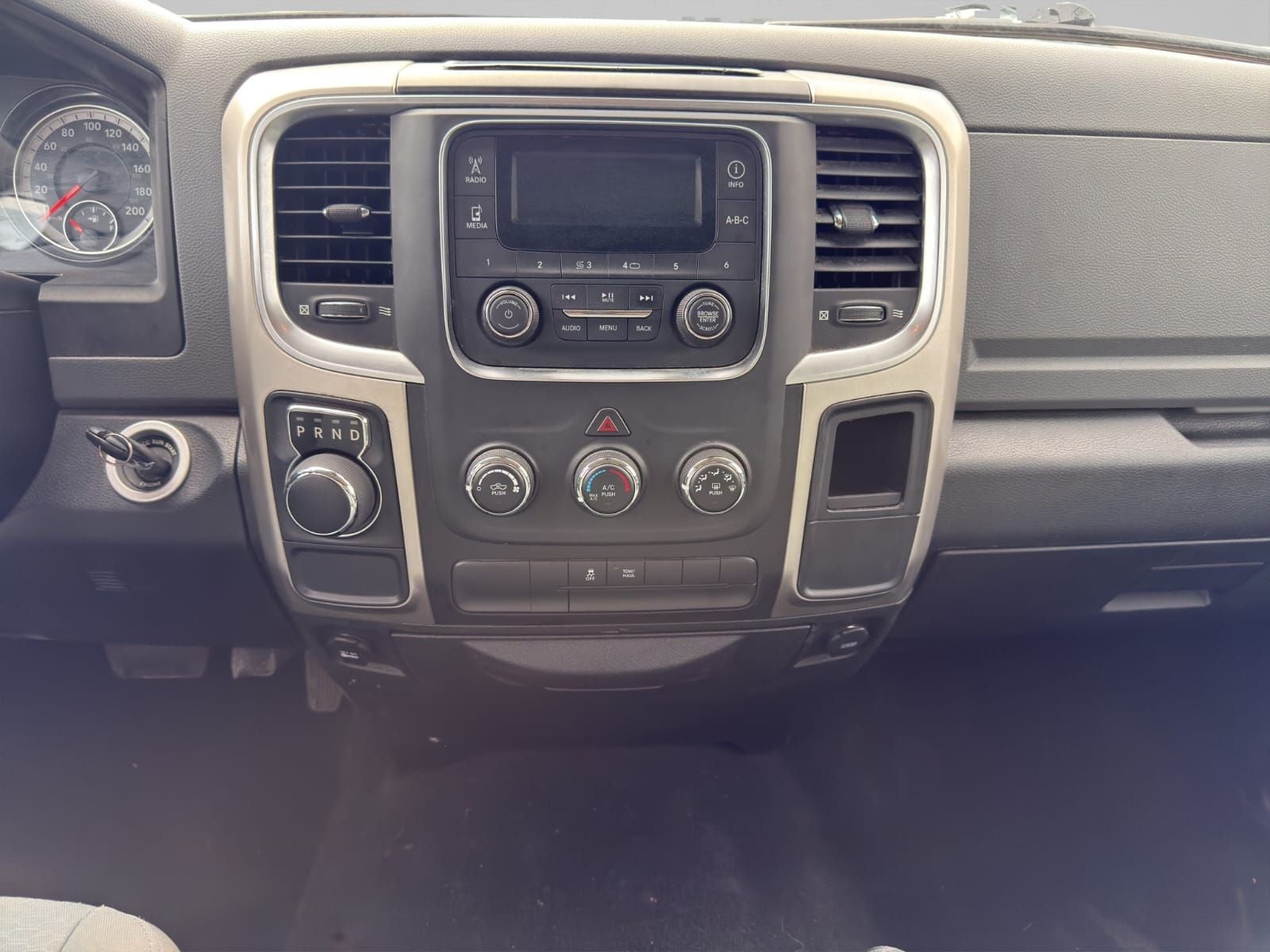 2020 RAM 1500 4 PTS CREW CAB SLT V6 36L TA 4X4