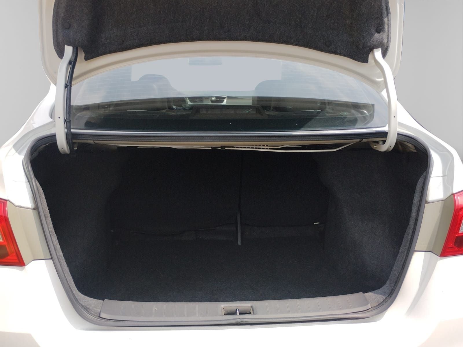 2018 Nissan SENTRA 4 PTS EXCLUSIVE CVT AAC AUT GPS PIEL QC F LED RA-17