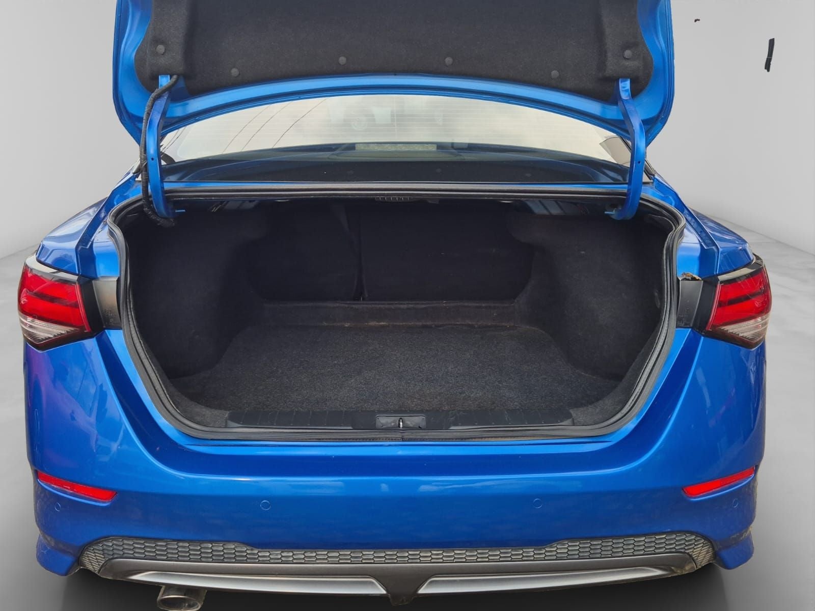 2023 Nissan SENTRA 4 PTS SR CVT AAC ASTOS DEPORTIVOS BOSE QC F LED RA-18