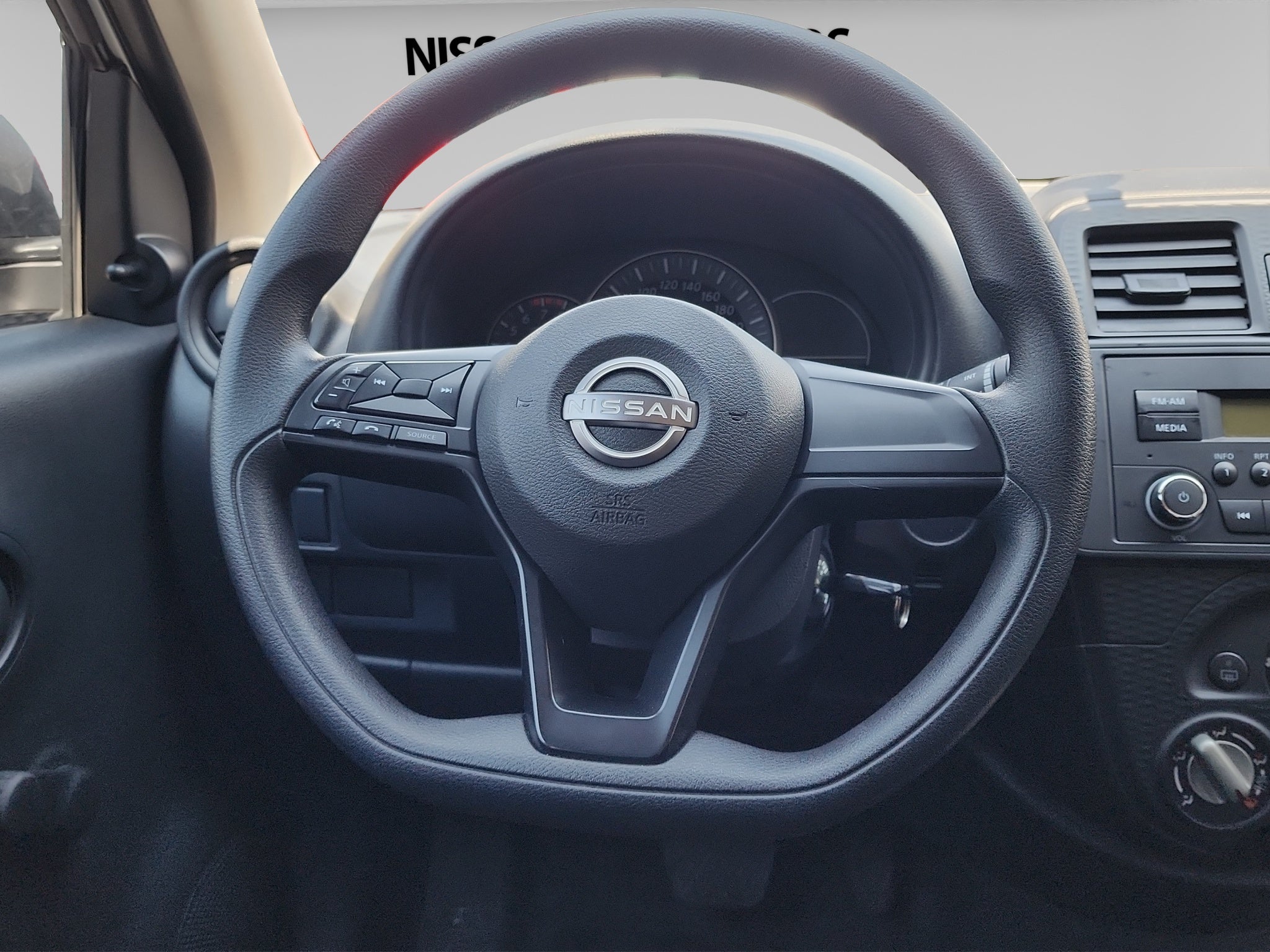 2023 Nissan MARCH 5 PTS HB SENSE TA AAC R-14