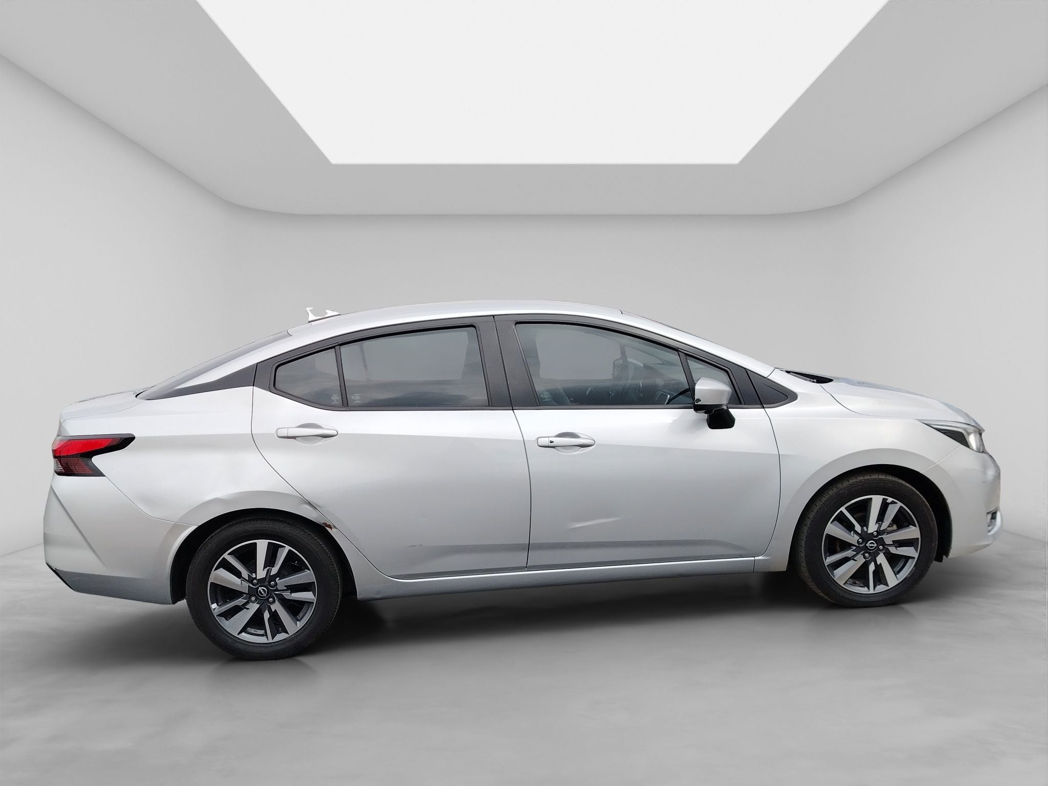 2024 Nissan VERSA 4P ADVANCE L41.6 MAN