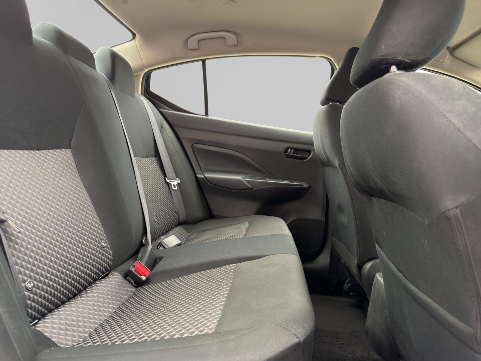 2024 Nissan VERSA 4P SENSE L41.6 AUT