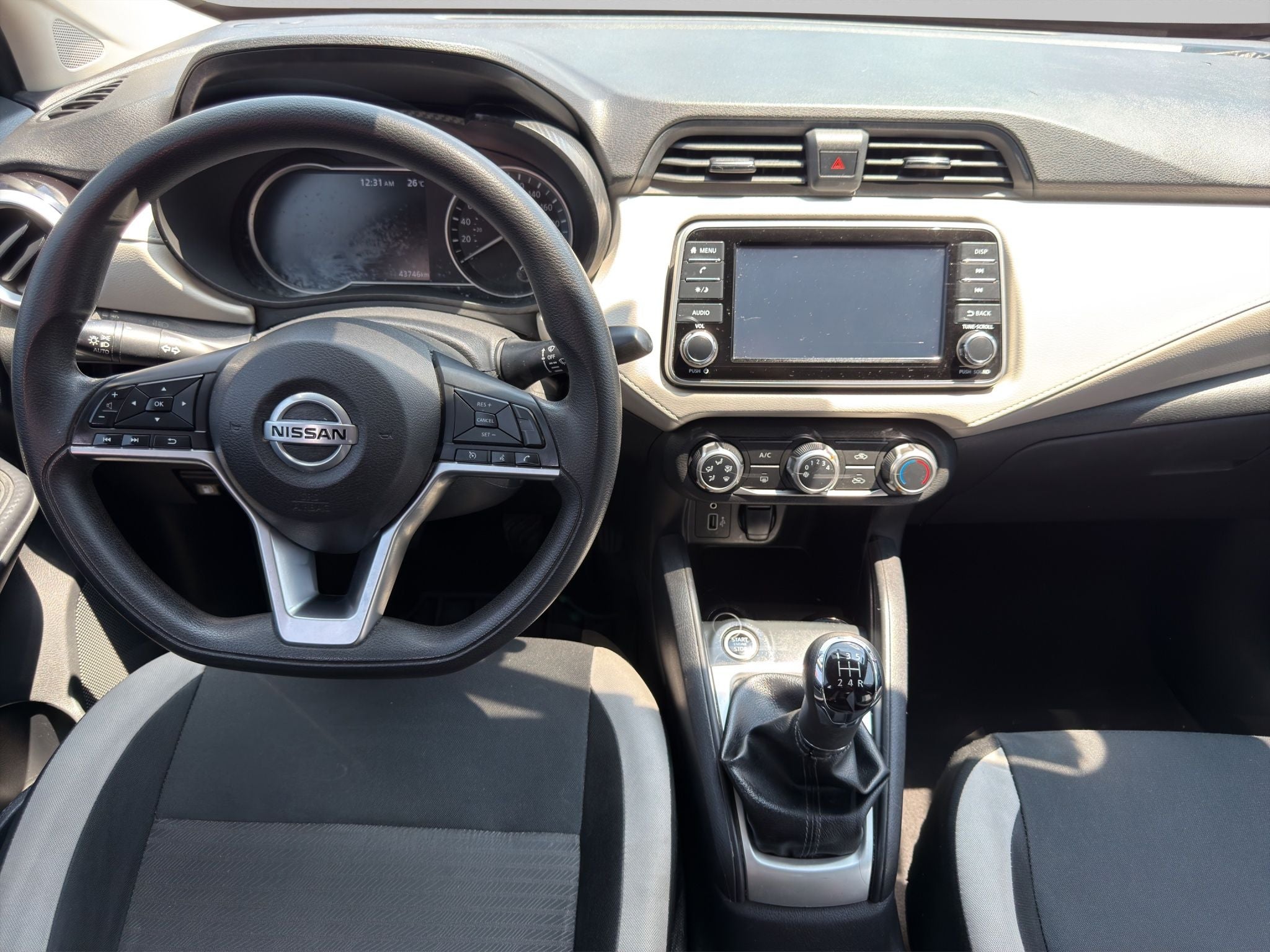 2021 Nissan VERSA 4 PTS ADVANCE TA AAC VE F NIEBLA RA-16