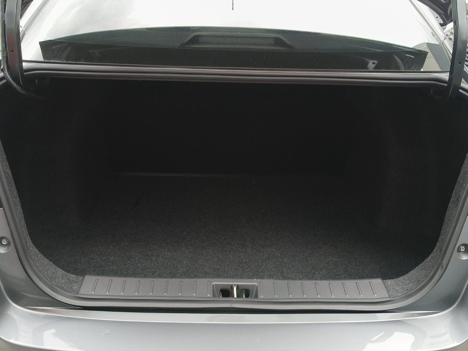 2025 Nissan VERSA 4P SENSE L41.6 AUT