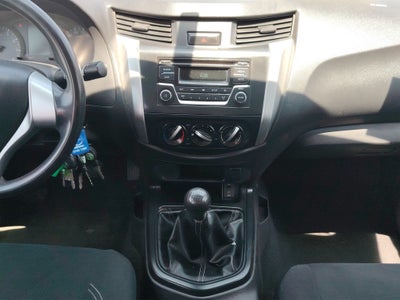 2020 Nissan NP300 4 PTS PICK-UP DOBLE CABINA SE TM6 AAC CD VE