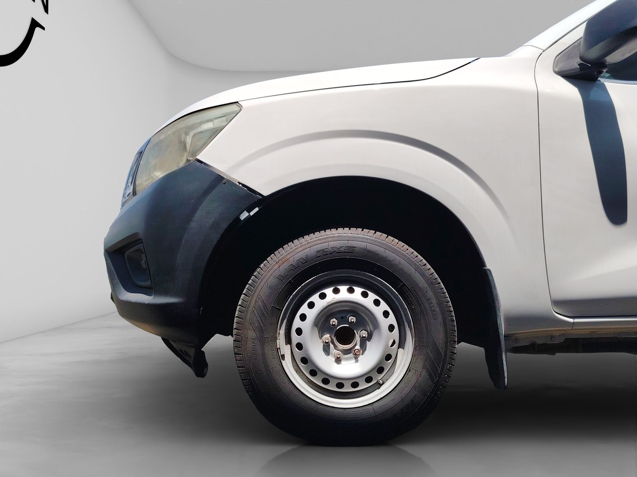 2020 Nissan NP300 4 PTS PICK-UP DOBLE CABINA SE TM6 AAC CD VE