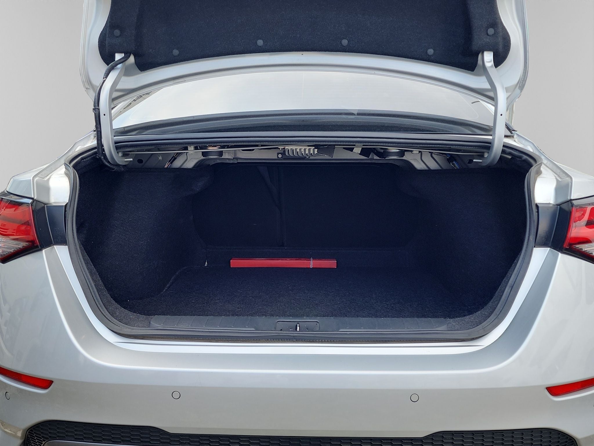 2022 Nissan SENTRA 4 PTS SR CVT AAC ASTOS DEPORTIVOS BOSE QC F LED RA-18