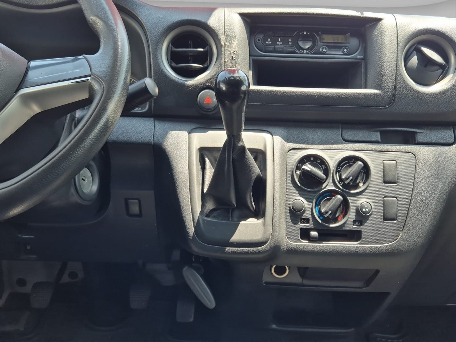 2023 Nissan URVAN 4 PTS AMPLIA TM5 AAC