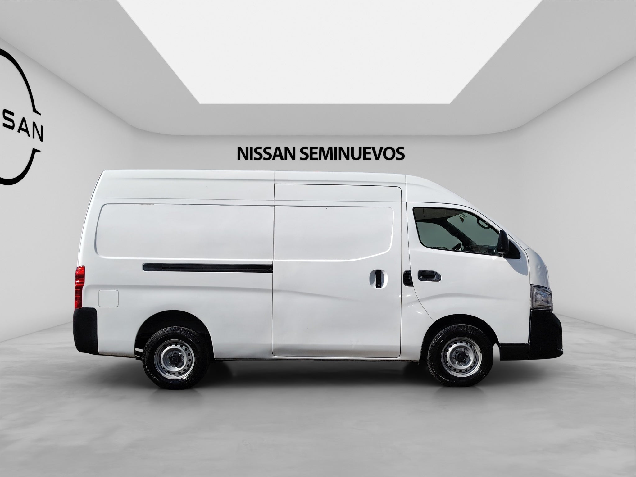 2021 Nissan URVAN 4 PTS AMPLIA VENTANAS TM5