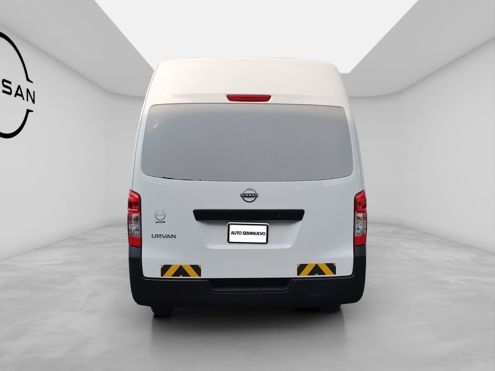 2023 Nissan URVAN 4 PTS AMPLIA VENTANAS TM5