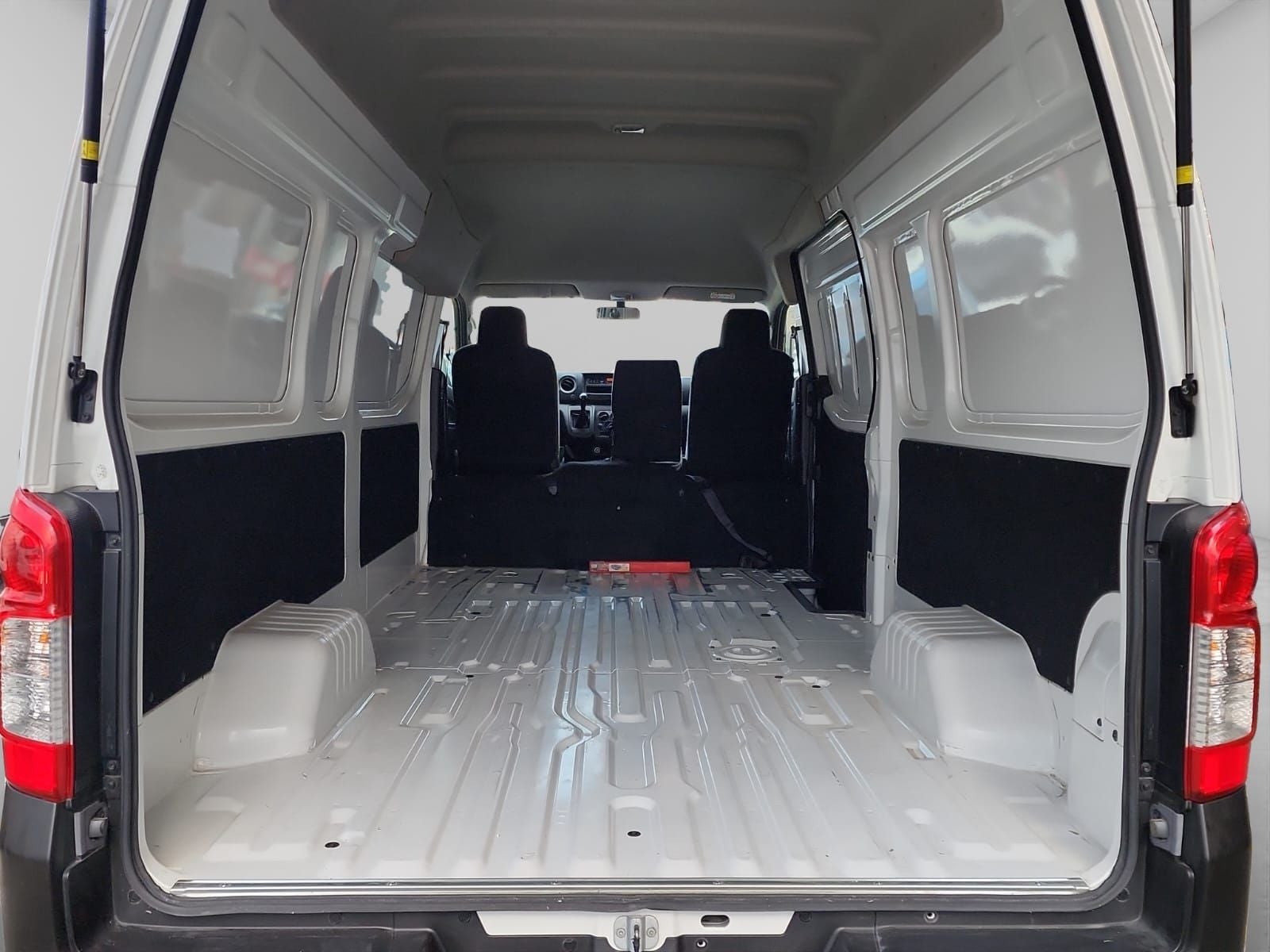 2024 Nissan URVAN 4P AMPLIA L42.5 MAN