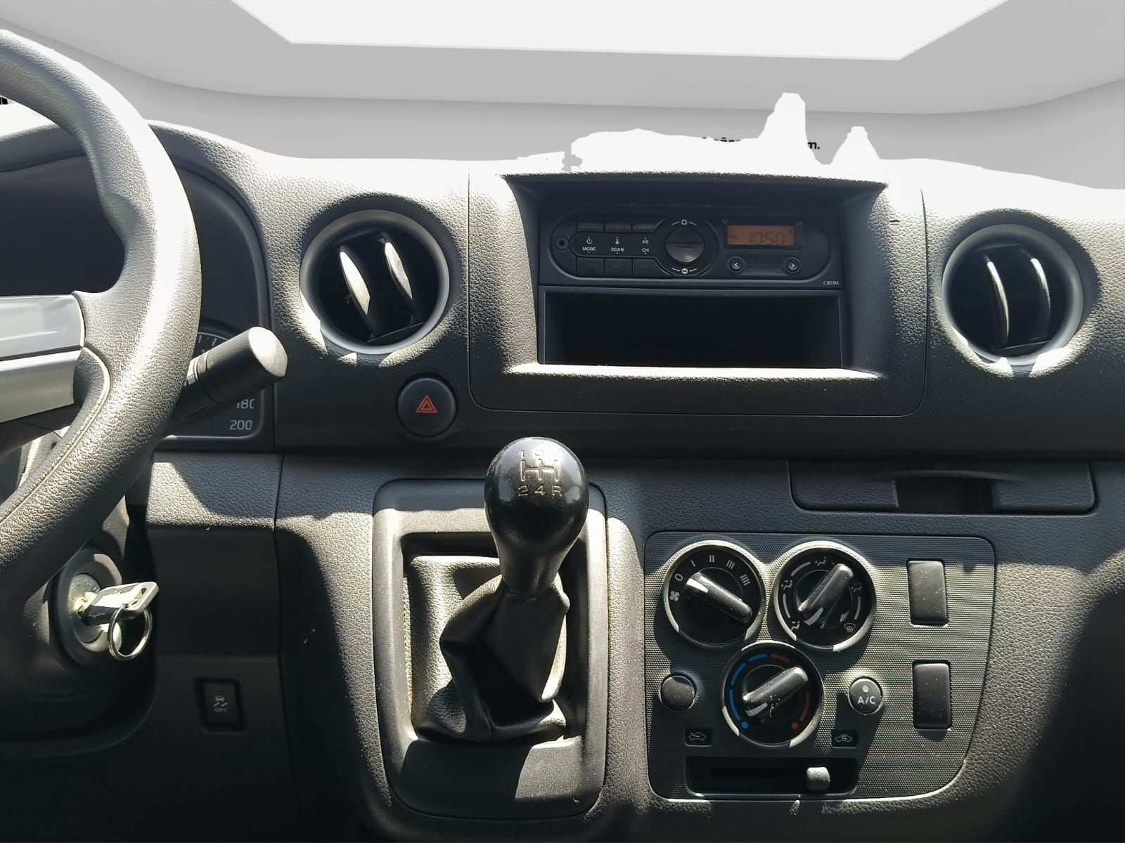 2024 Nissan URVAN 4P AMPLIA L42.5 MAN