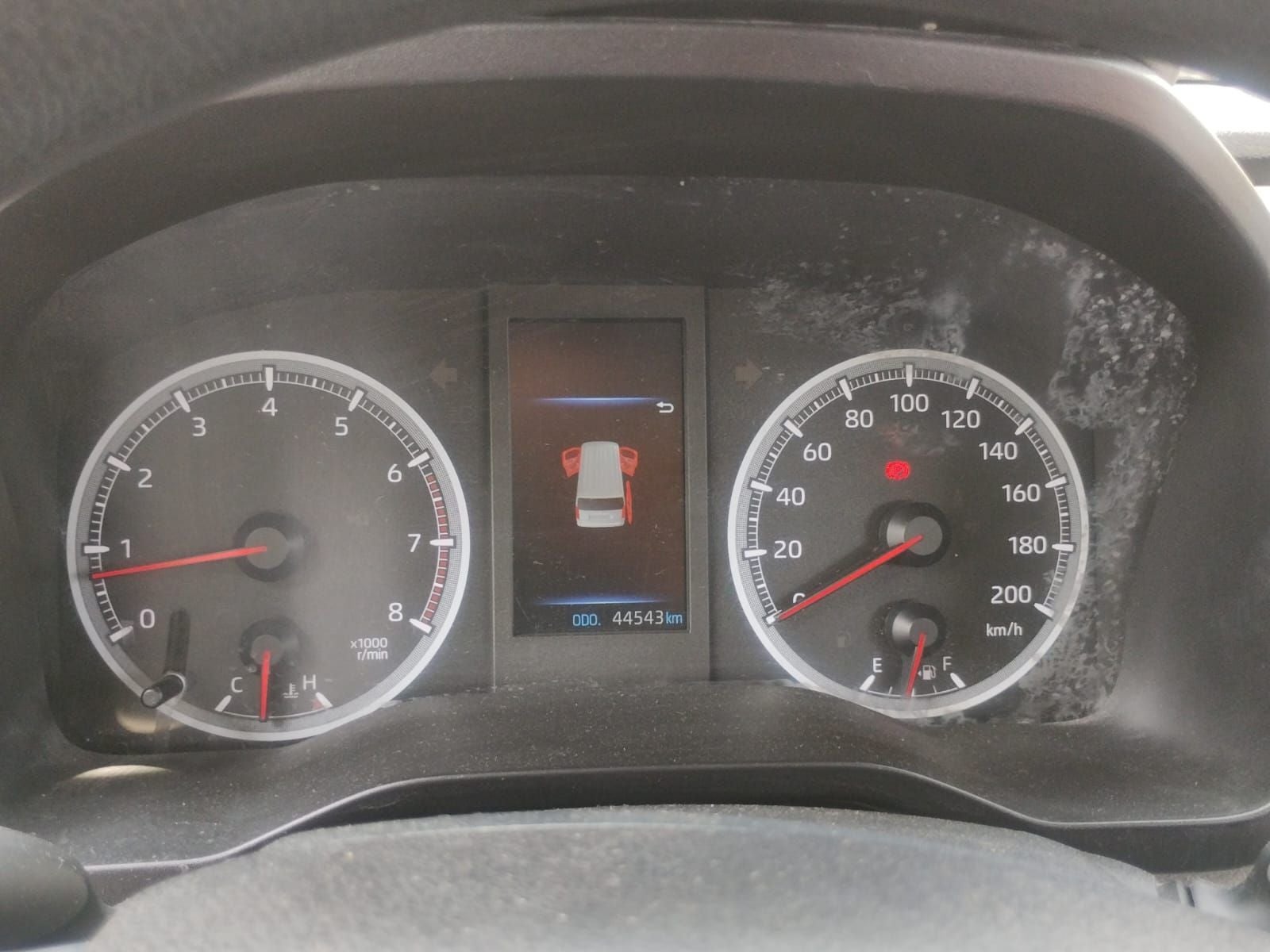2023 Toyota HIACE 4 PTS DX SUPERLARGA TM5 CVENTANAS