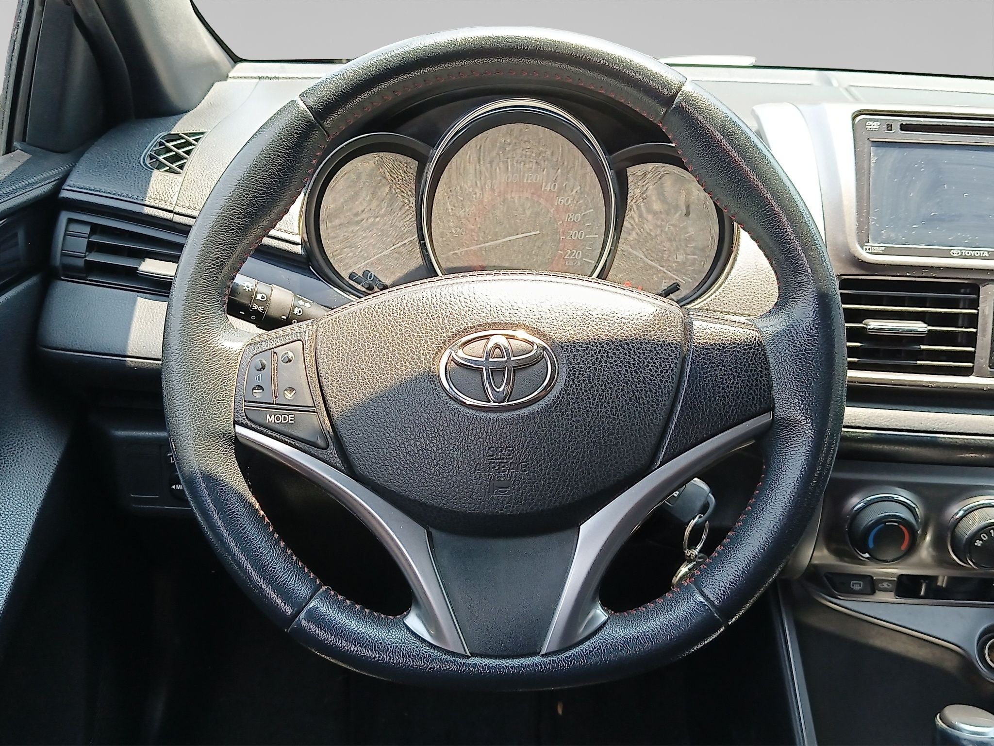 2017 Toyota YARIS 5 PTS HB CORE TA AAC BA R-15
