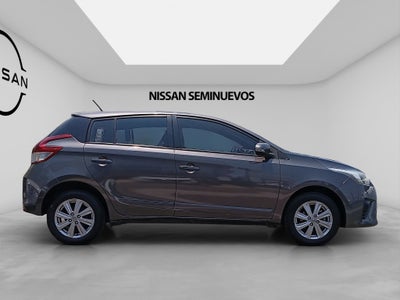 2017 Toyota YARIS 5 PTS HB CORE TA AAC BA R-15